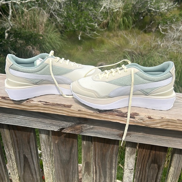 NWOT Puma shoes size 10 women’s - Picture 6 of 8